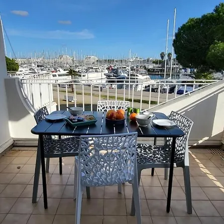 Le Cormoran Sur Le Port De Plaisance Le Grau-du-Roi