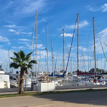 Le Cormoran Sur Le Port De Plaisance * Le Grau-du-Roi